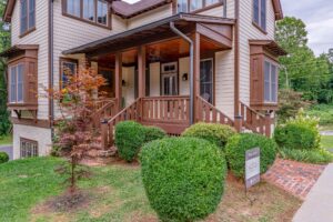 17 Market Street Front Porch