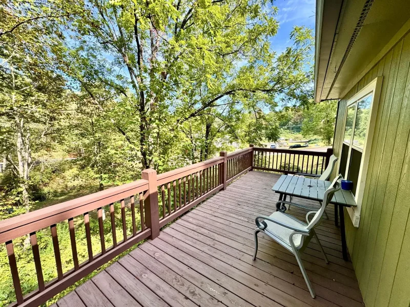 Guest cottage deck