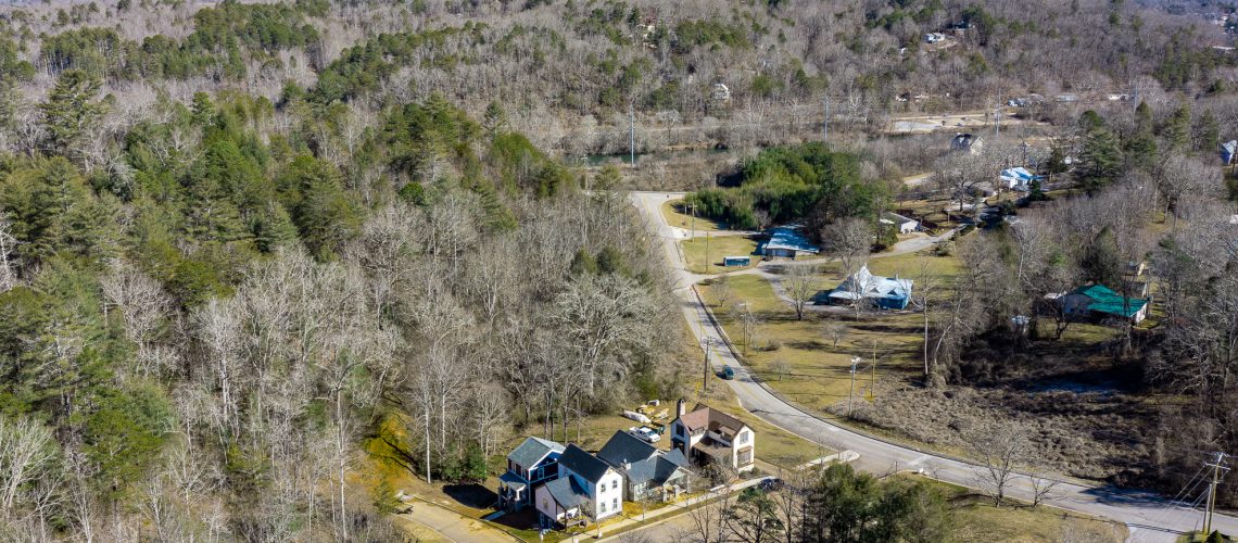 Aerial photo of Sanctuary Village's perfect central location.