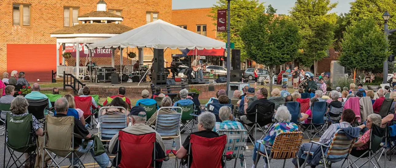 Picking on the Square in Franklin's Social District